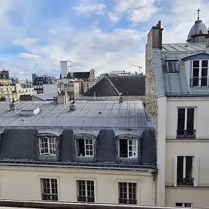 cosy-studio-in-the-heart-of-marais.fr-paris.fr/